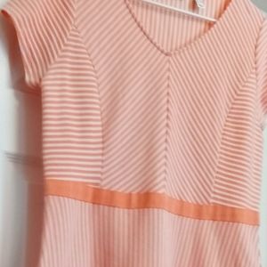Ladies dress size medium. Isaac Miz brand beautiful coral and white.